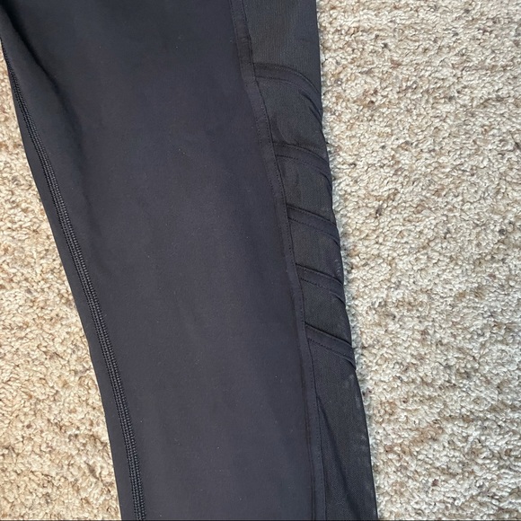 Lululemon Black Mesh leggings - Picture 7 of 8